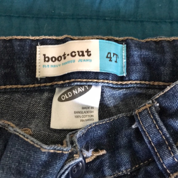 #45 Jeans with button detail - Picture 4 of 4